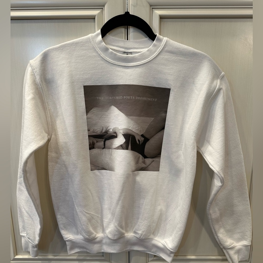 EUC Taylor Swift inspired Crewneck Sweater 2-side print,Youth girls Large